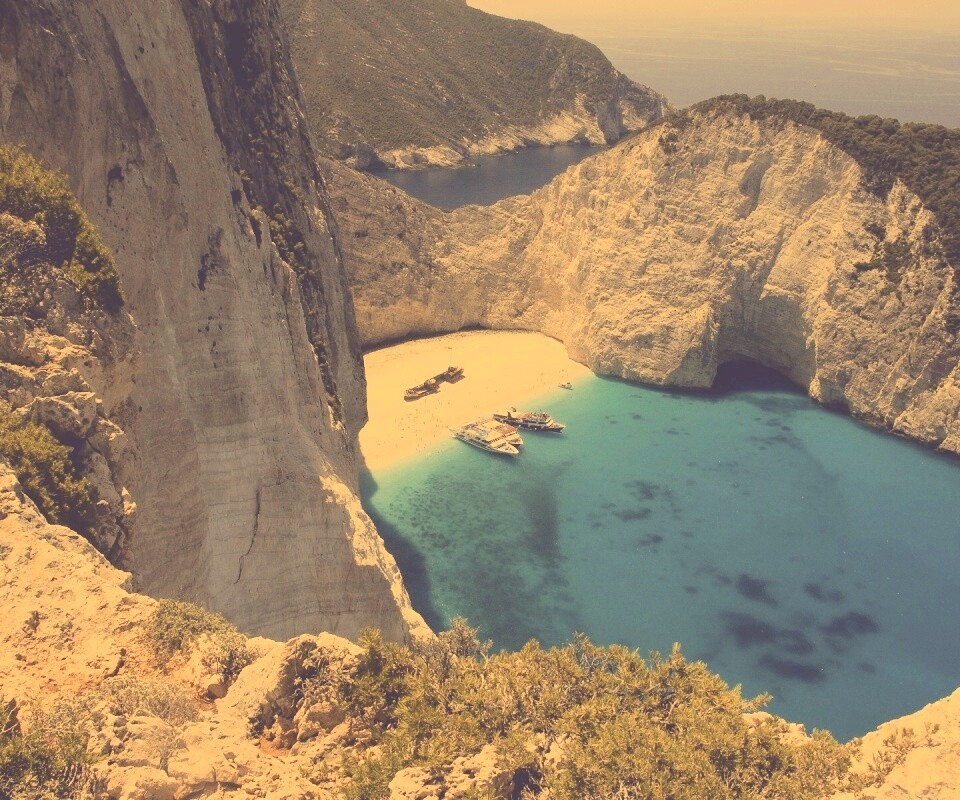 Яхты в бухте обои