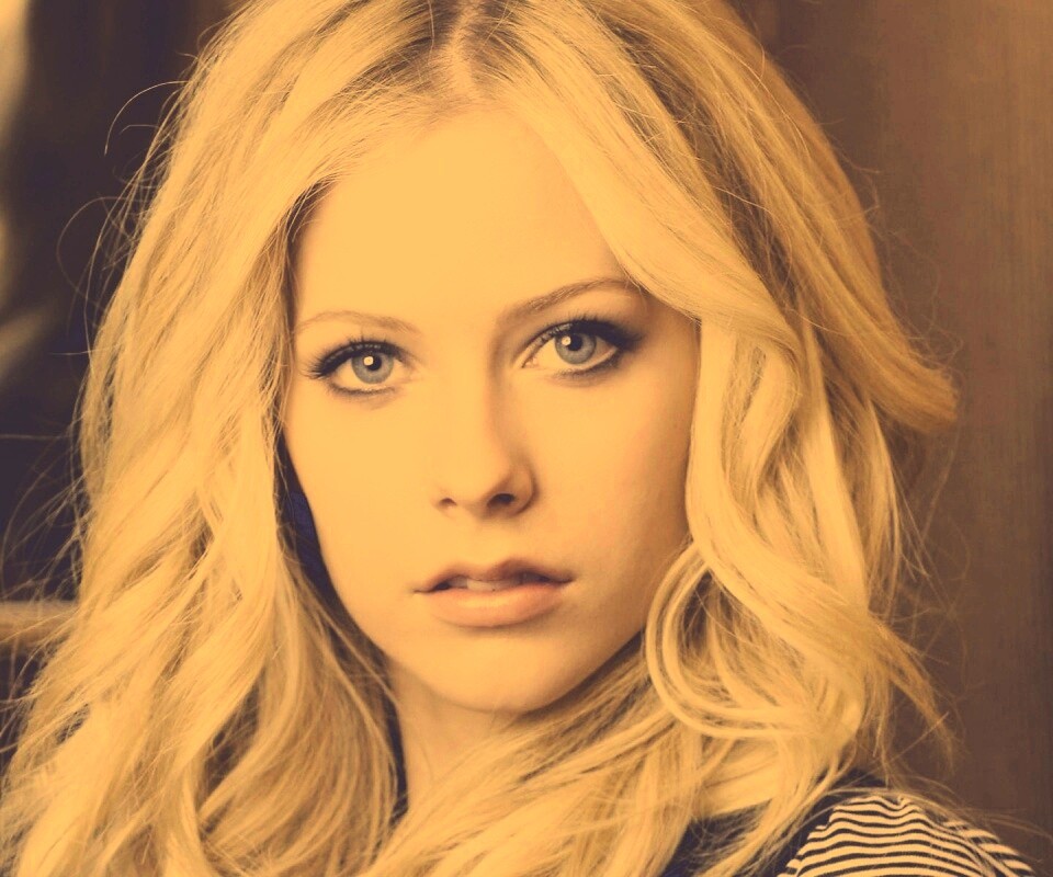 Блондинка Аврил Лавин обои