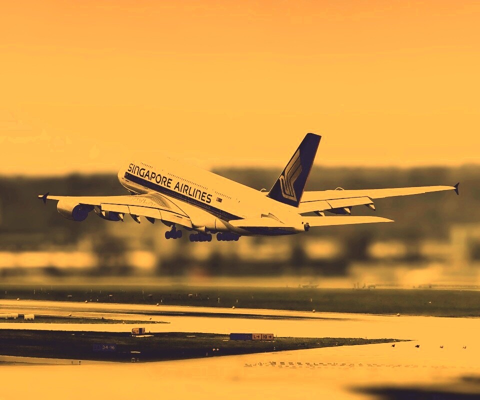 Взлет гражданского самолета обои