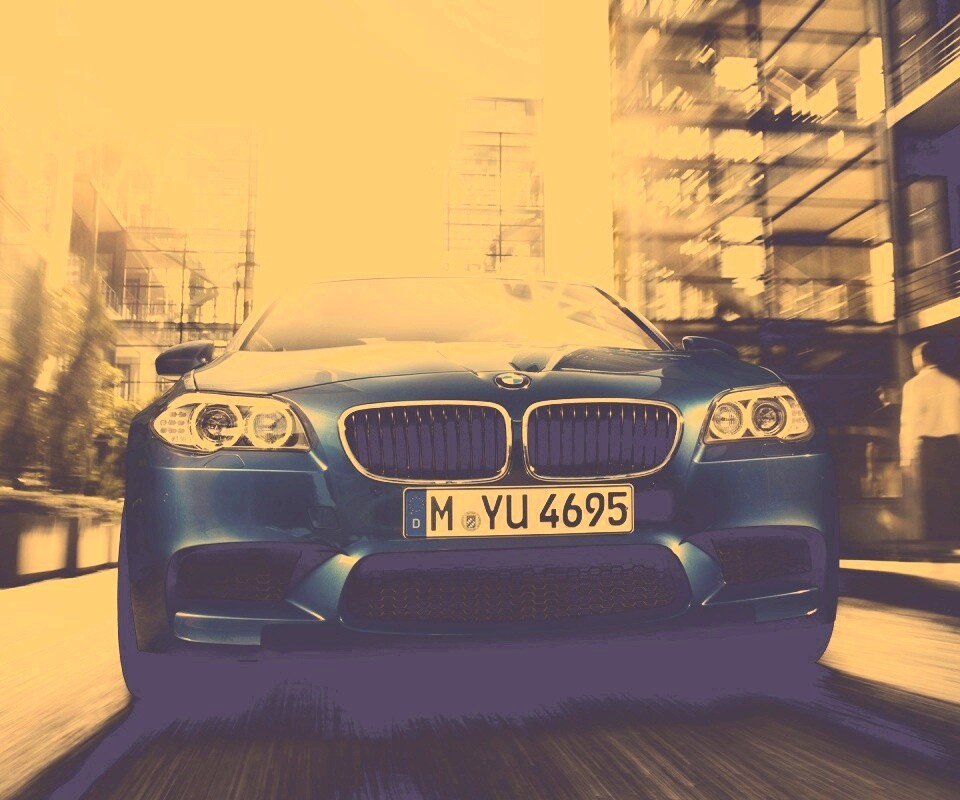 BMW покоряет городскую улицу обои