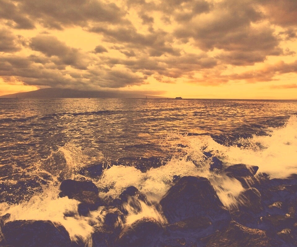 Неспокойно синее море.. обои