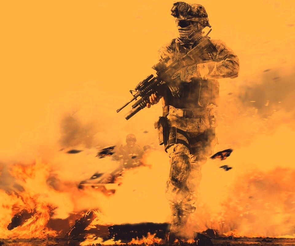 Солдат на фоне огня обои