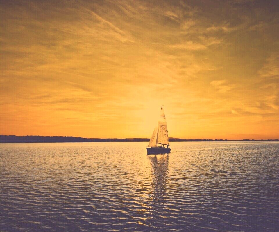 Яхта на закате обои