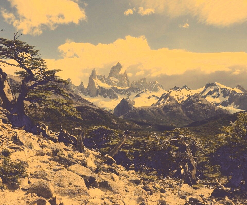 Далекие горные вершины обои