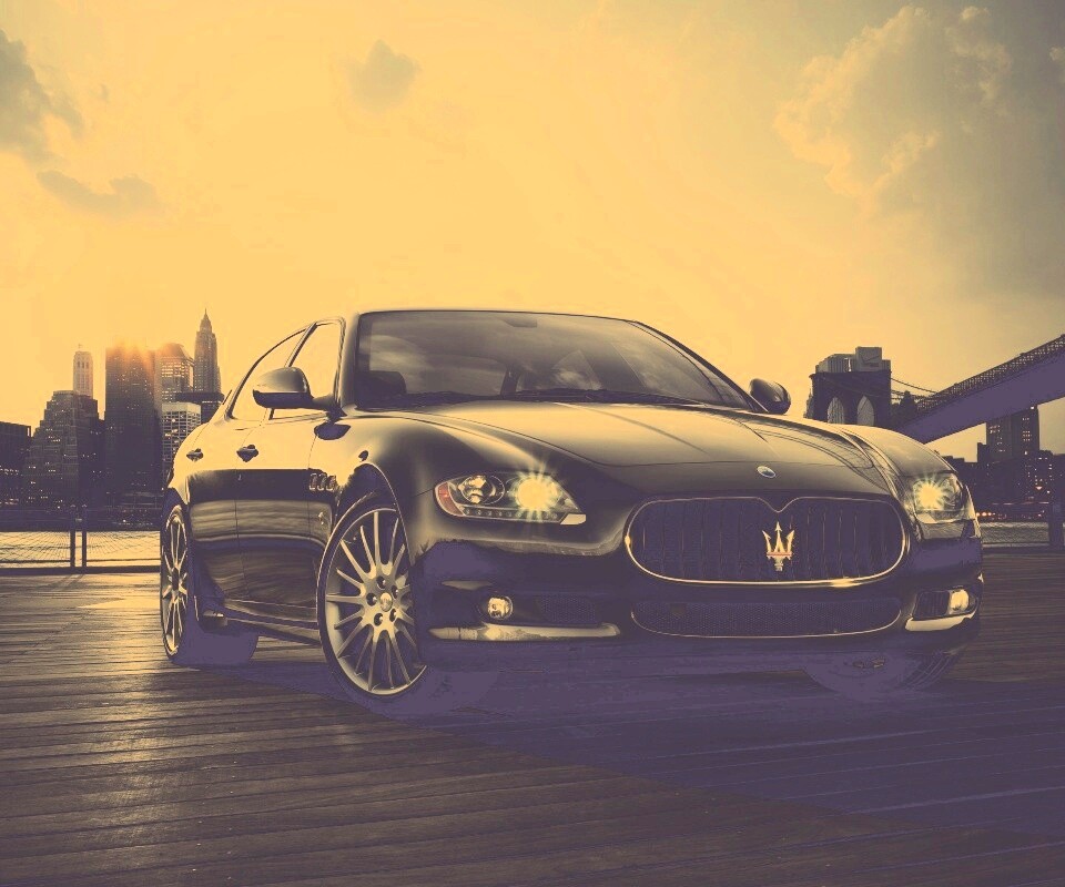 Черная мазерати на пирсе обои