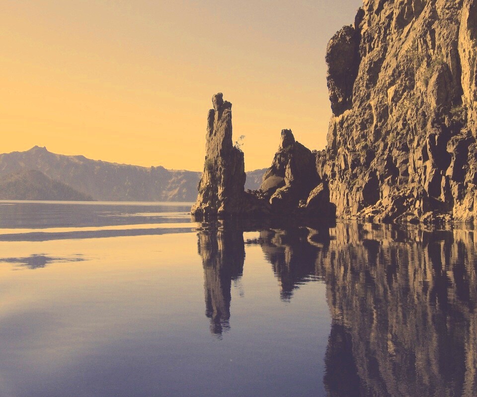 Скалистый берег обои