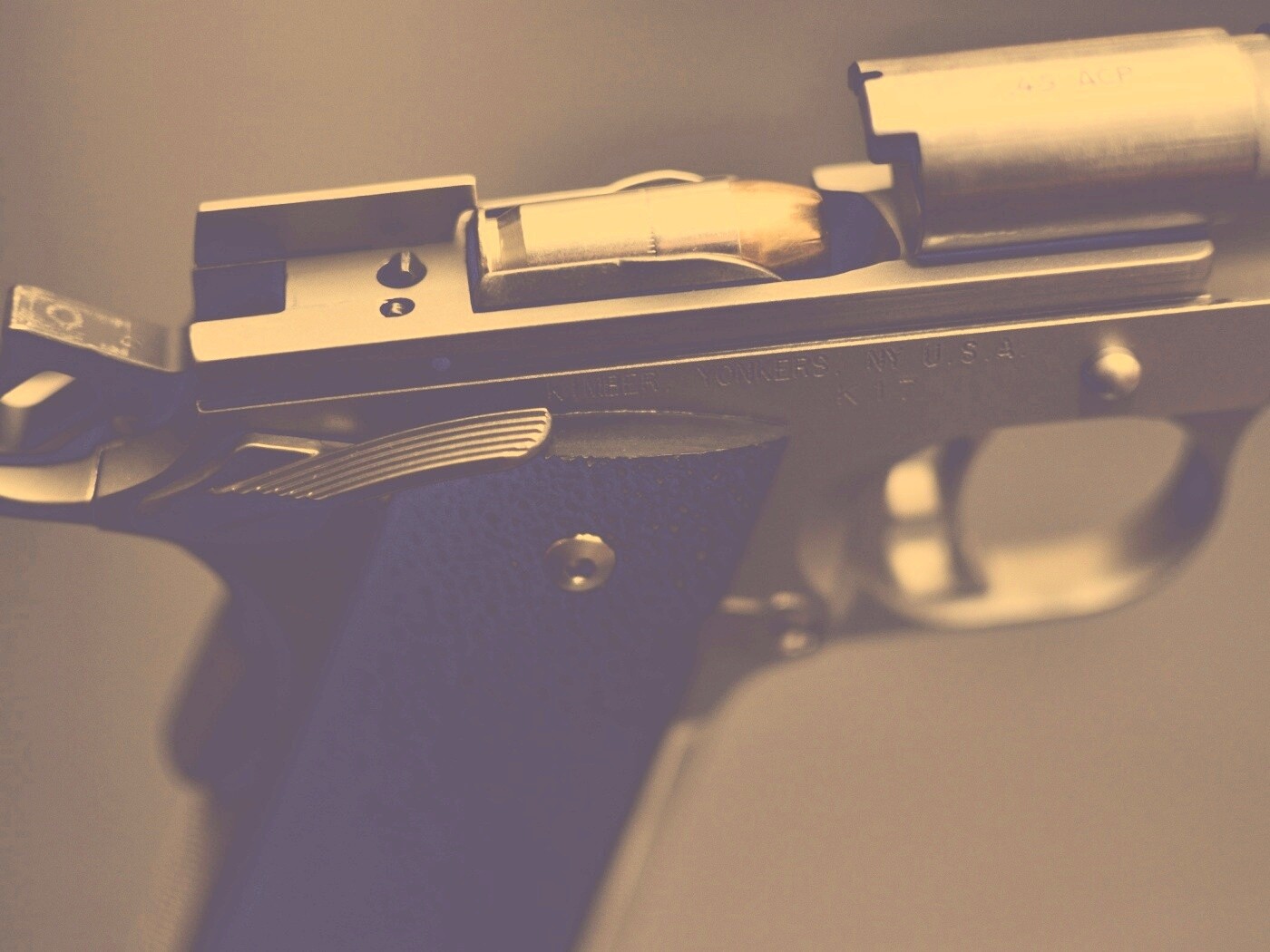 Разобранный пистолет обои