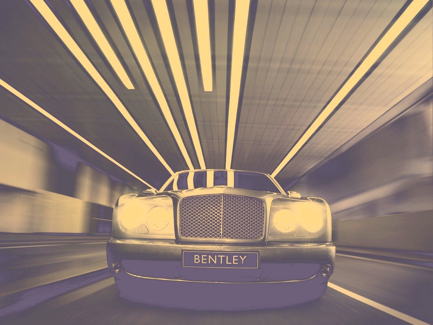 Бентли в тоннеле обои