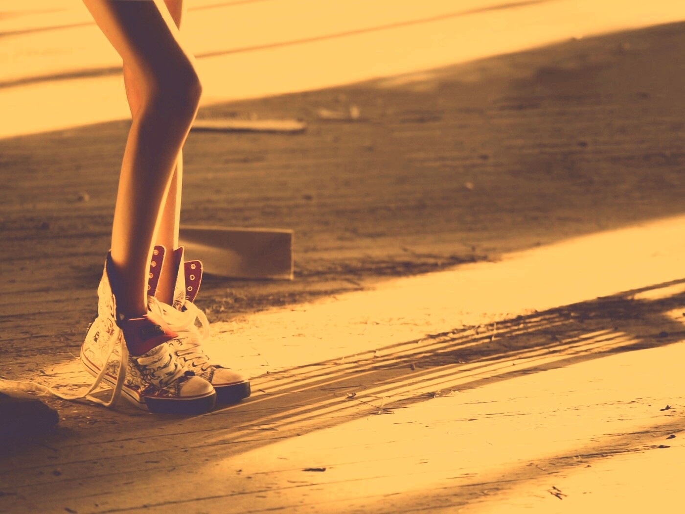 Ножки в кедах обои