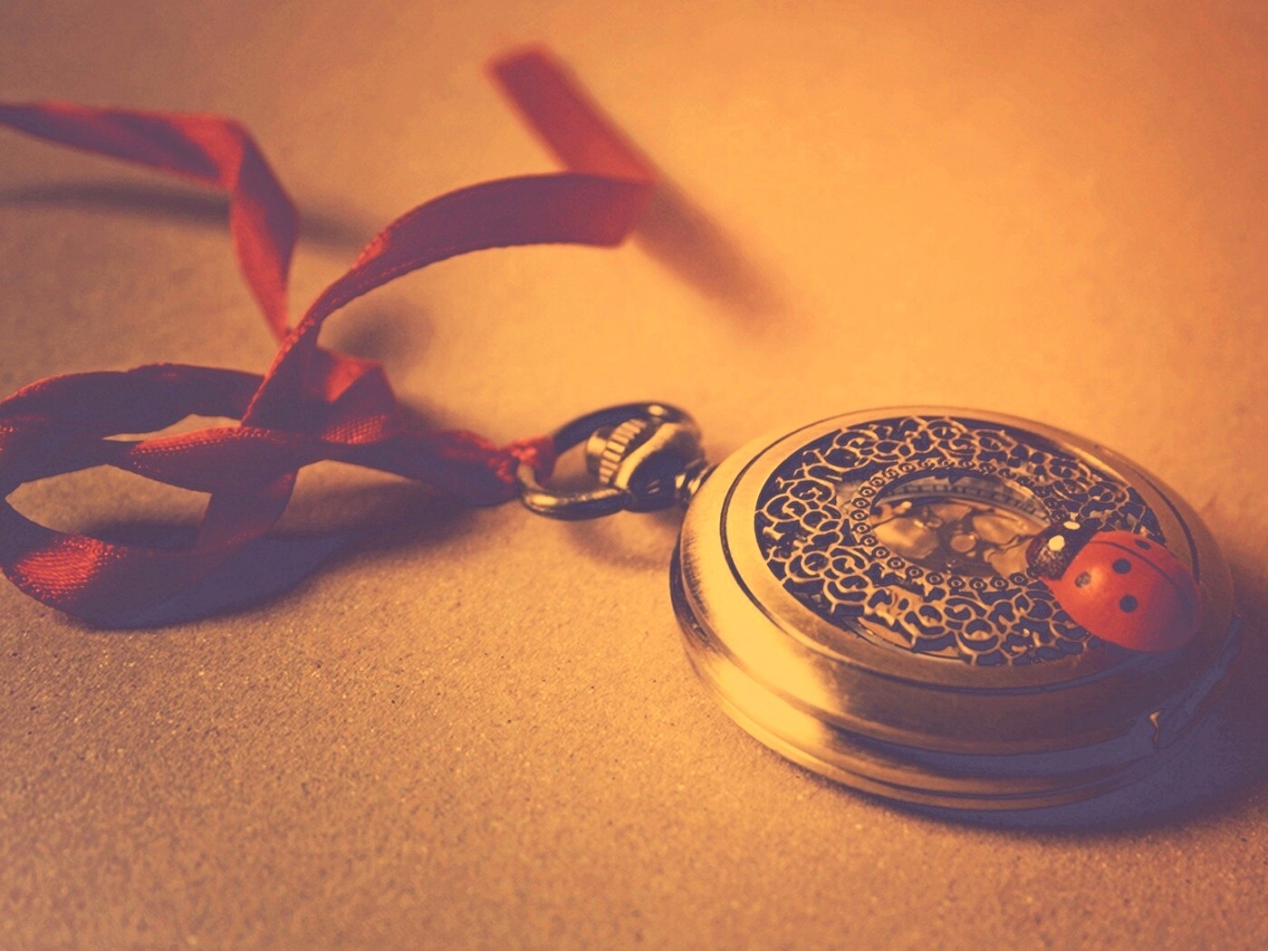 Искусные карманные часы обои