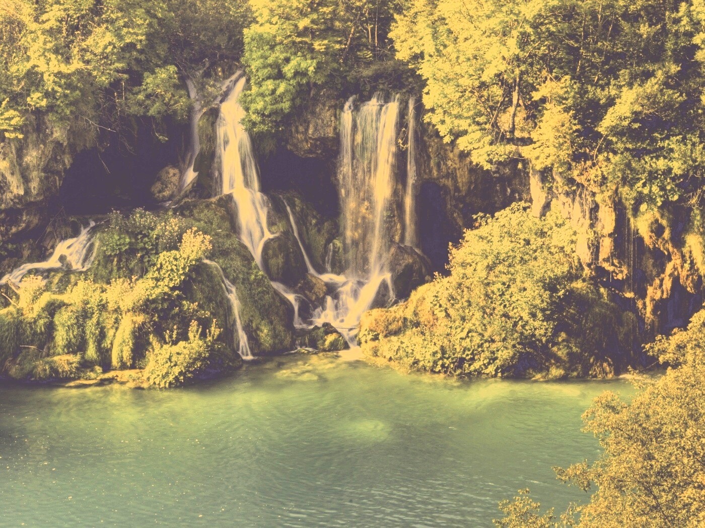 Водопад в дикой природе обои