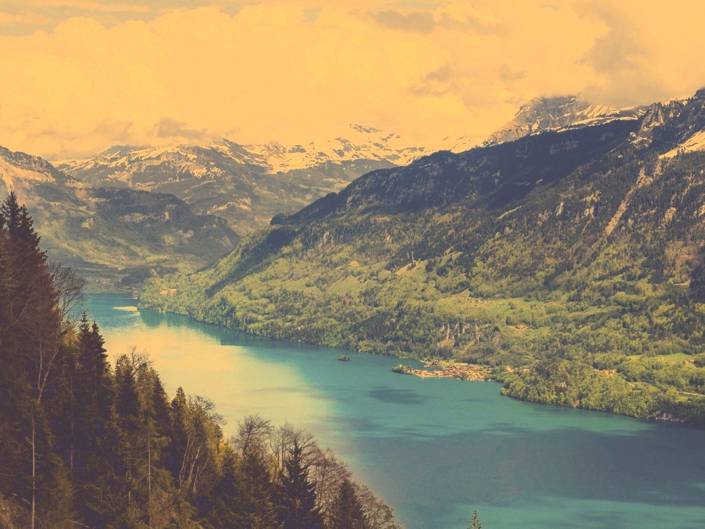 Горная река обои