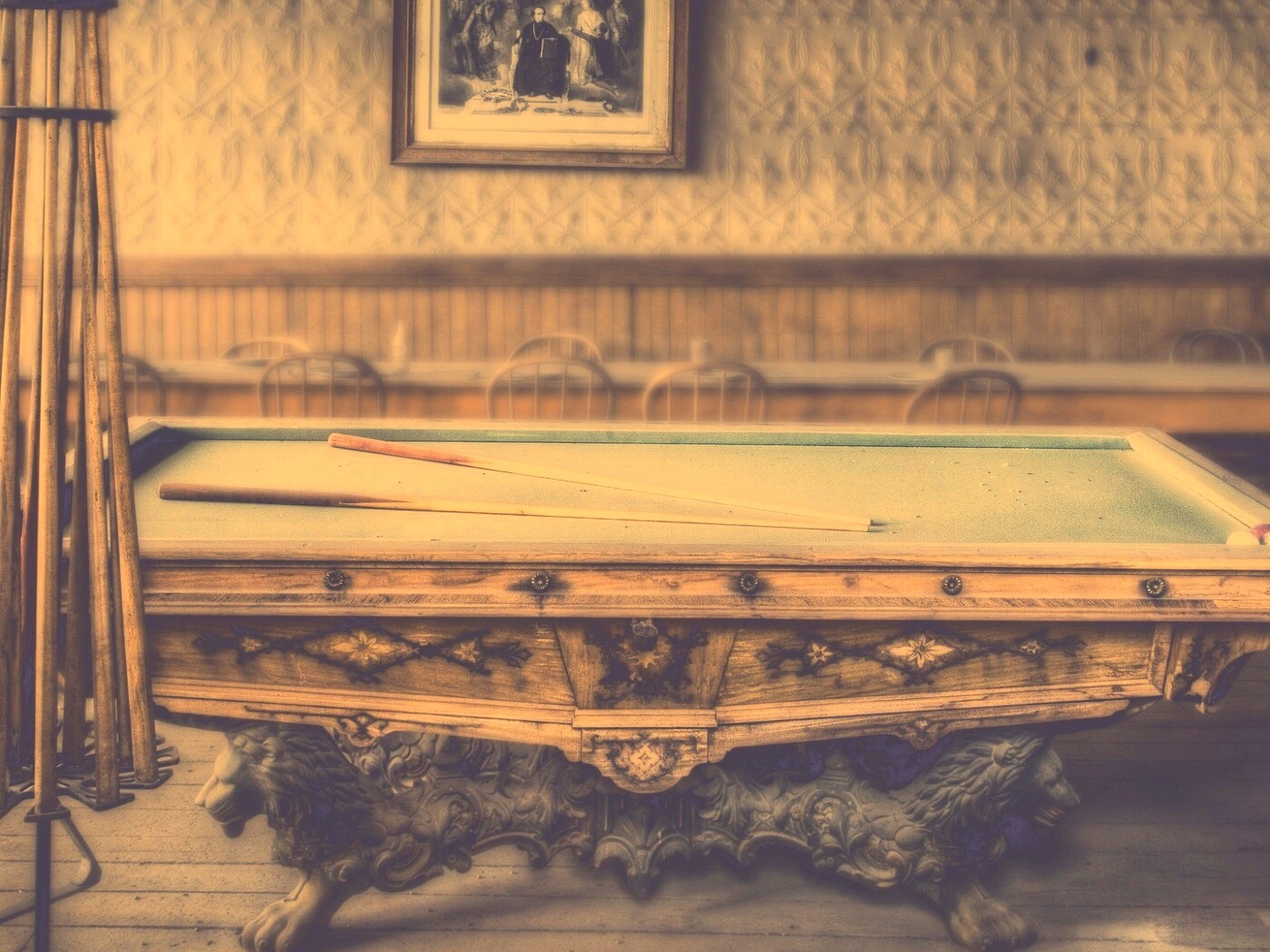 Старинный бильярдный стол обои