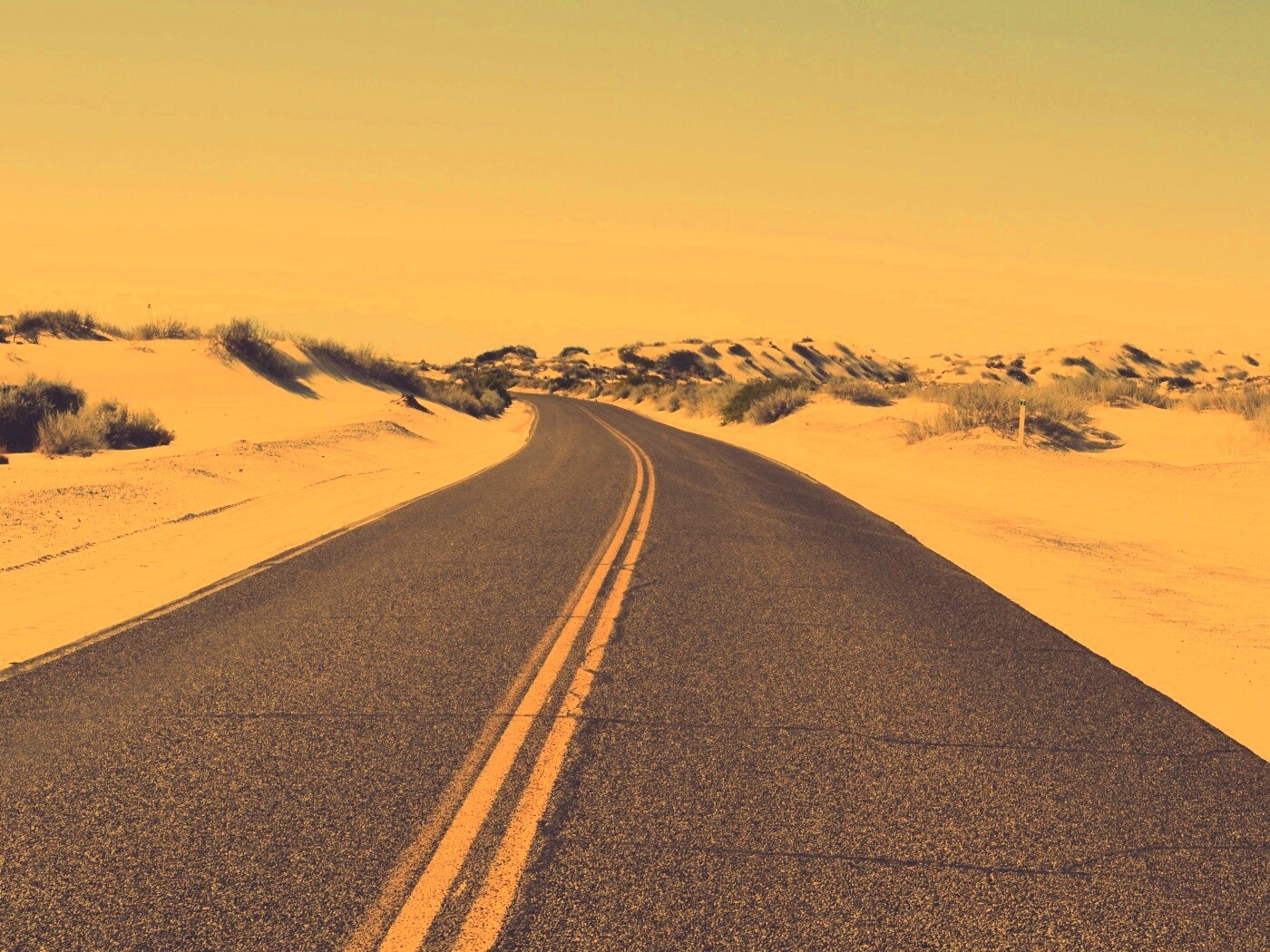 Пустынная трасса обои