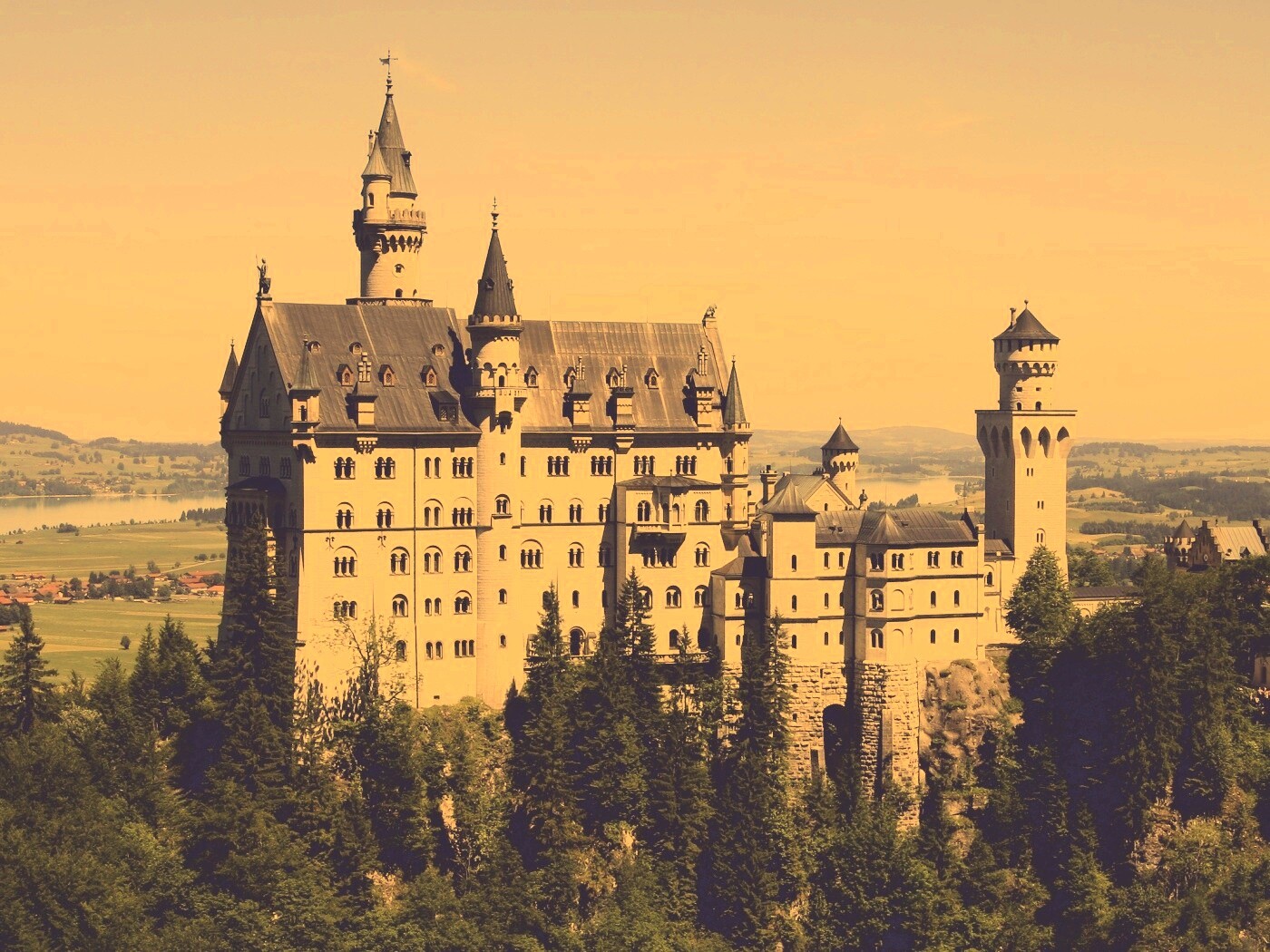 Замок Нойшванштайн в Баварии обои