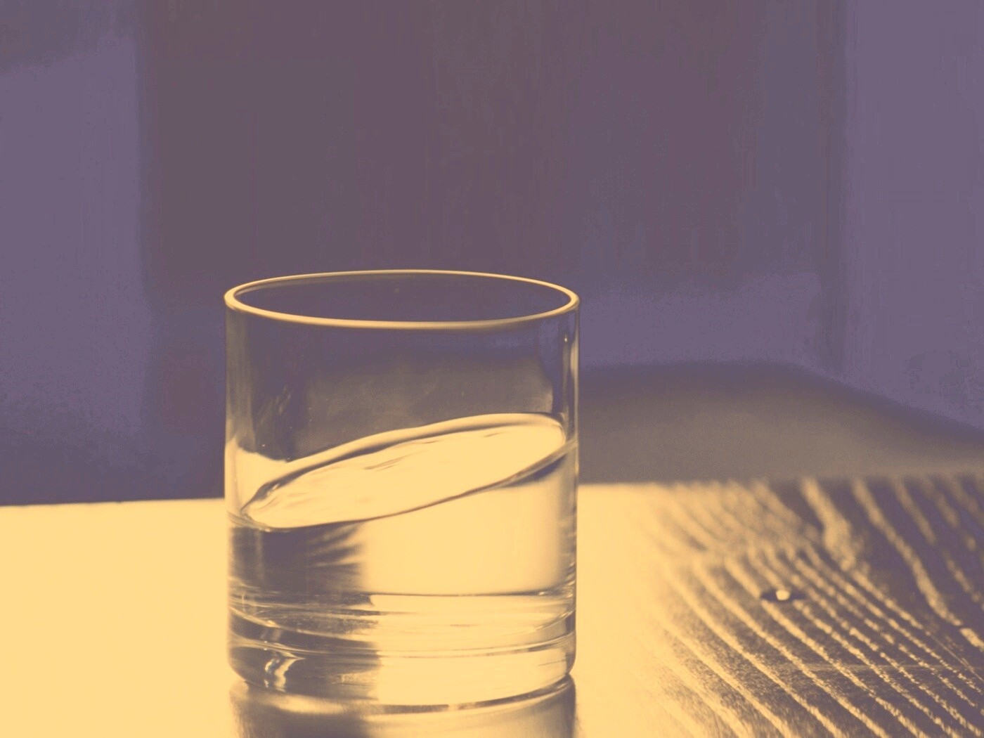 Стакан воды из Начала обои