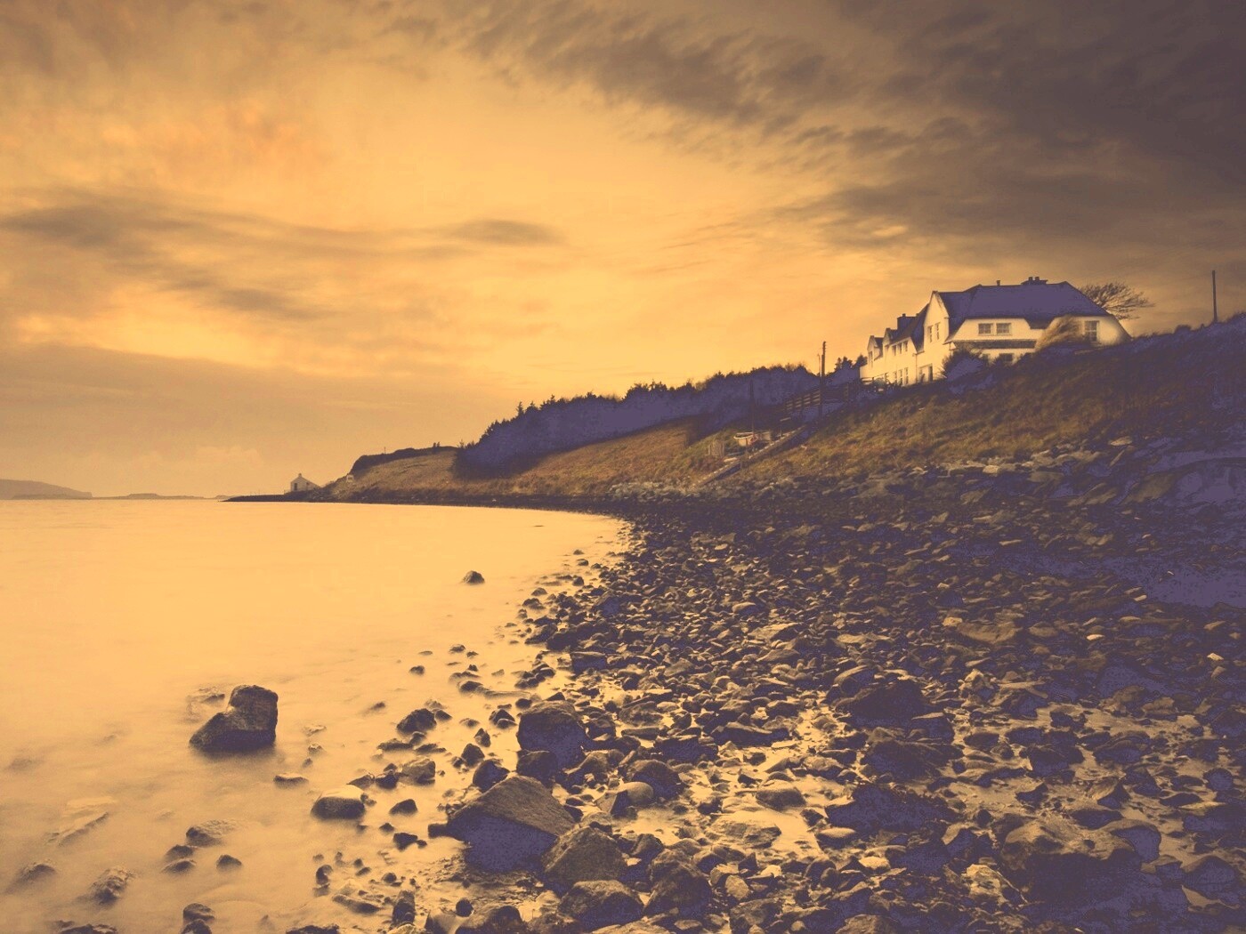 Дом у озера обои