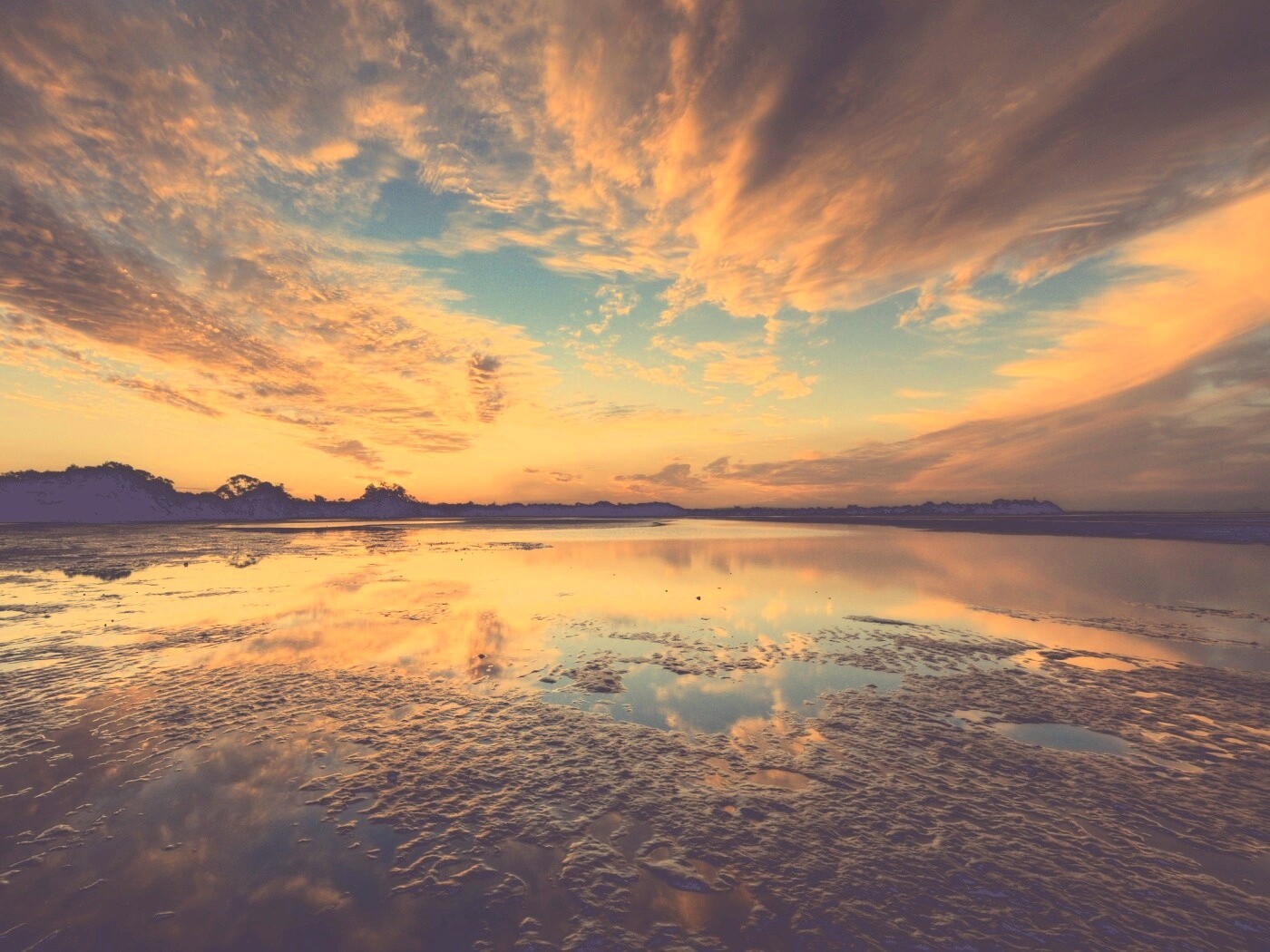 Дивный закат на озере обои