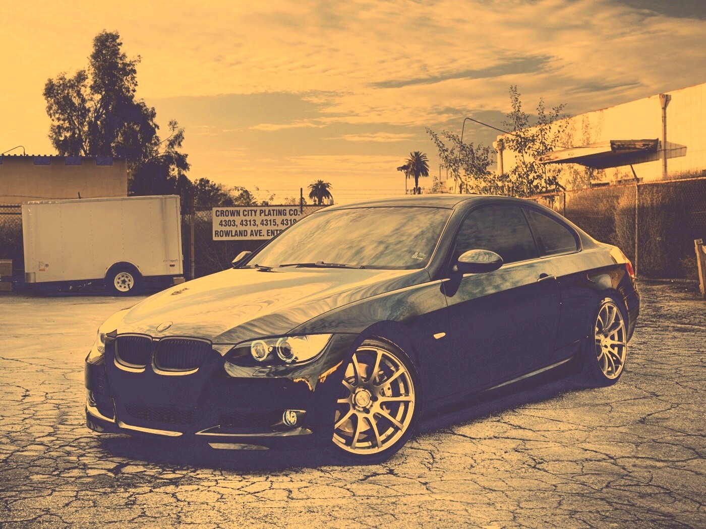 Чёрный БМВ обои