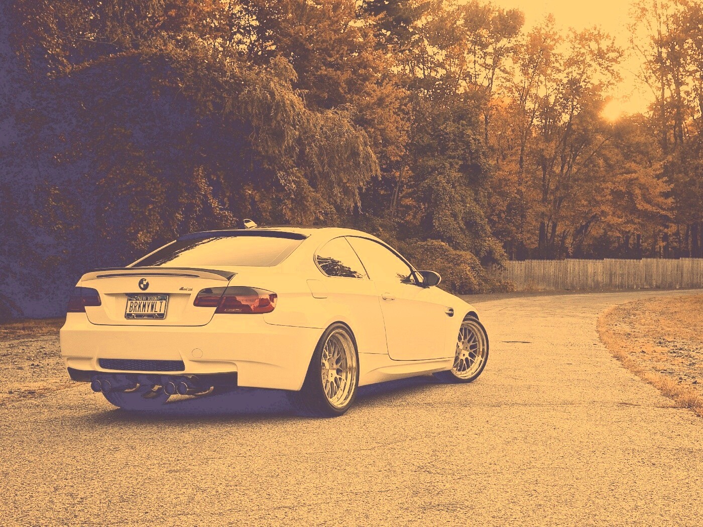 Белый BMW M3 обои