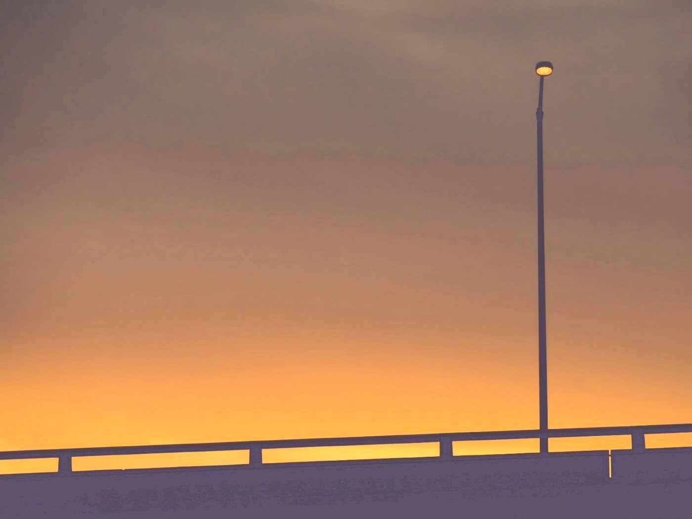 Одинокий фонарь обои