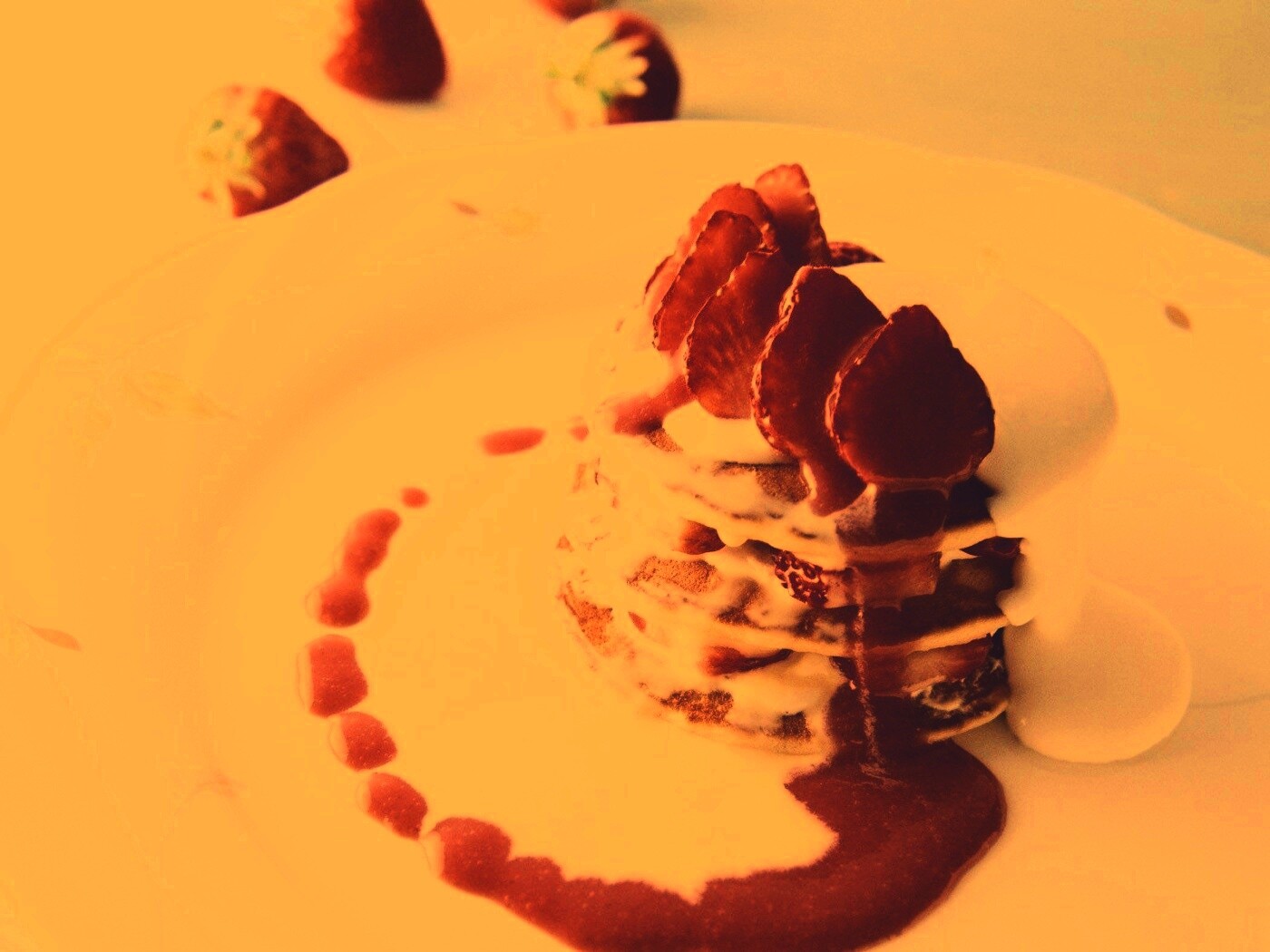 Блинчики с клубникой обои