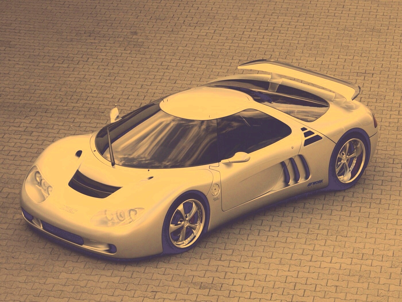 Красивый серебристый спорткар обои