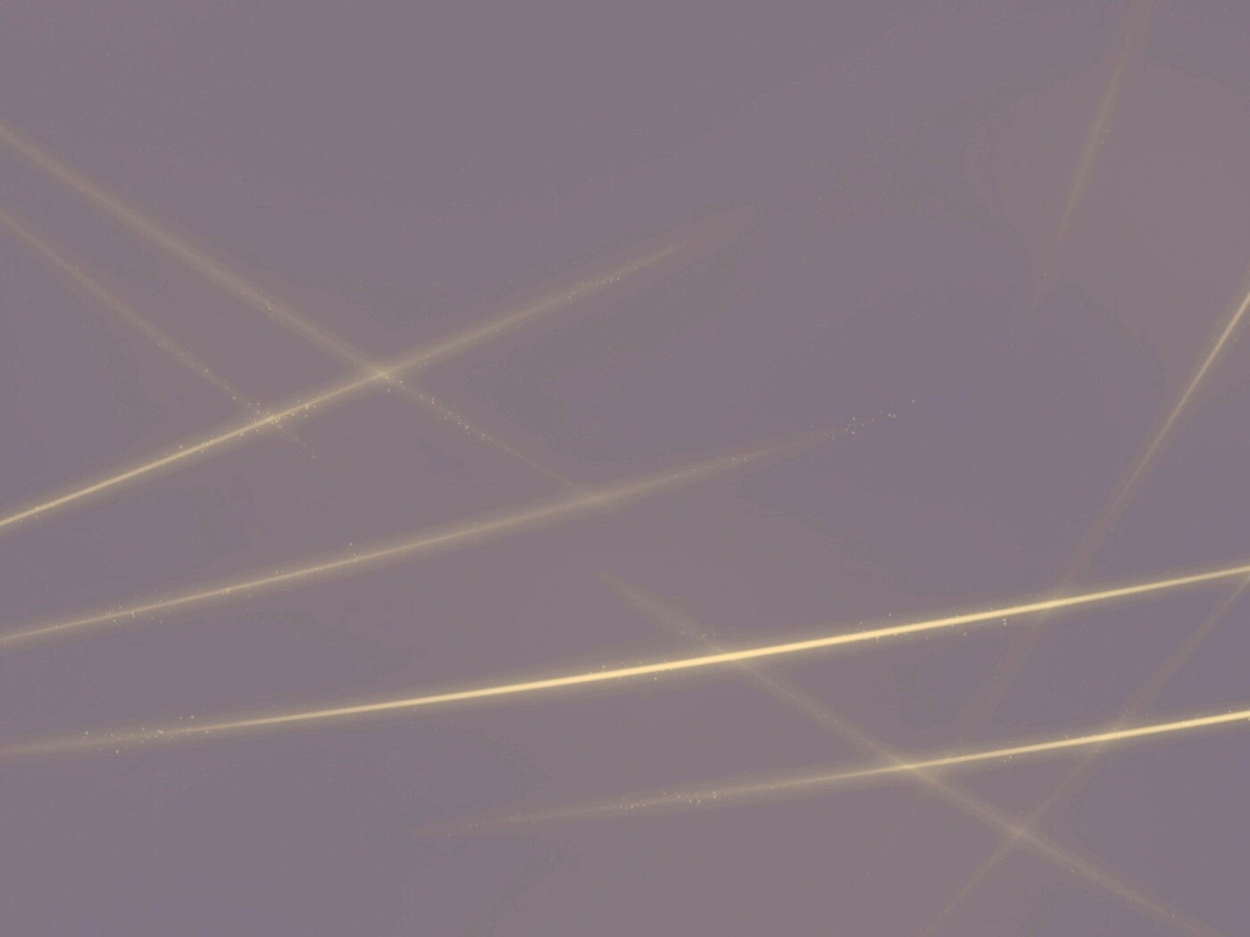 Лучи света на грязно-зелёном свете обои