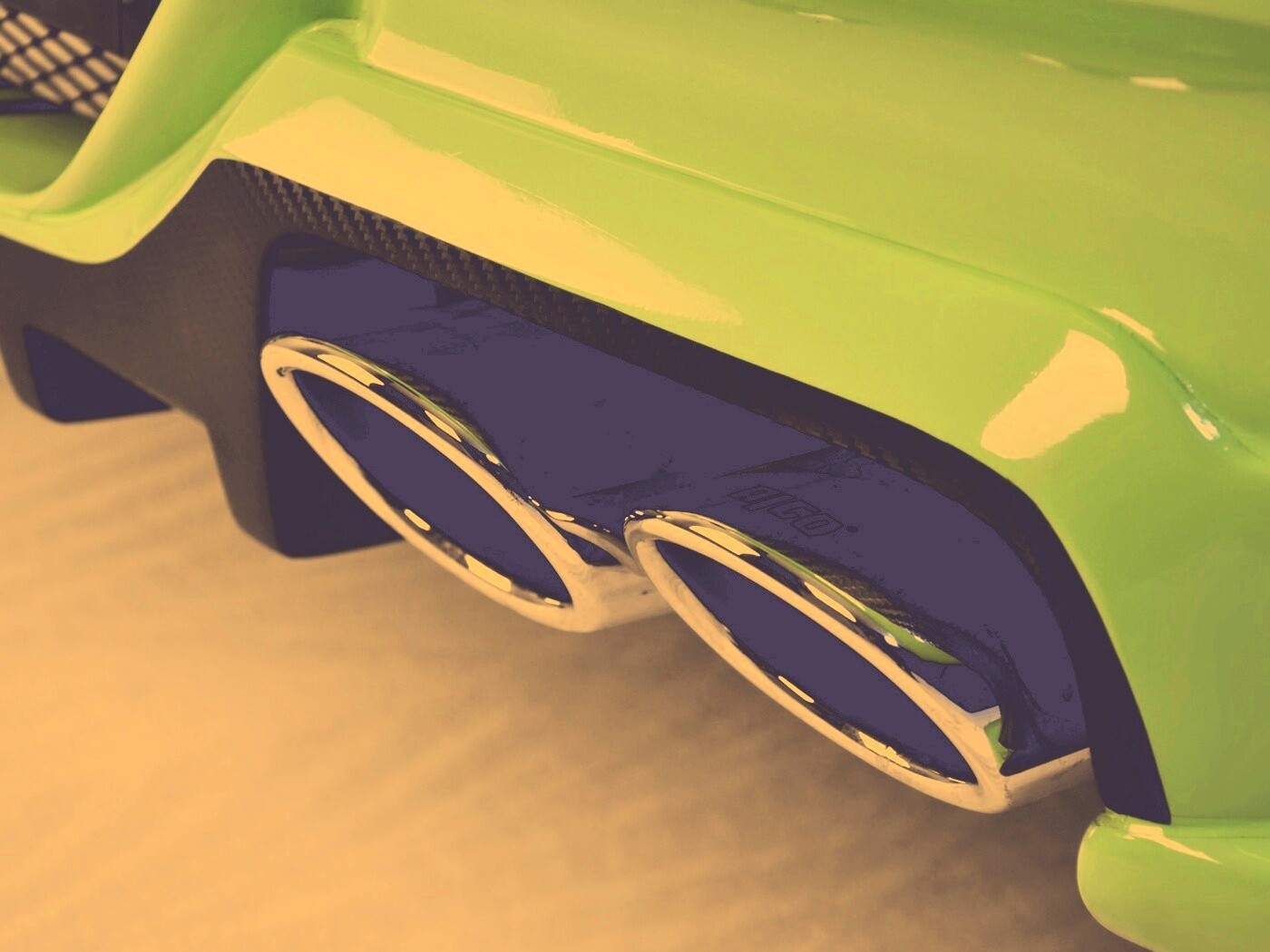 Выхлопная труда обои