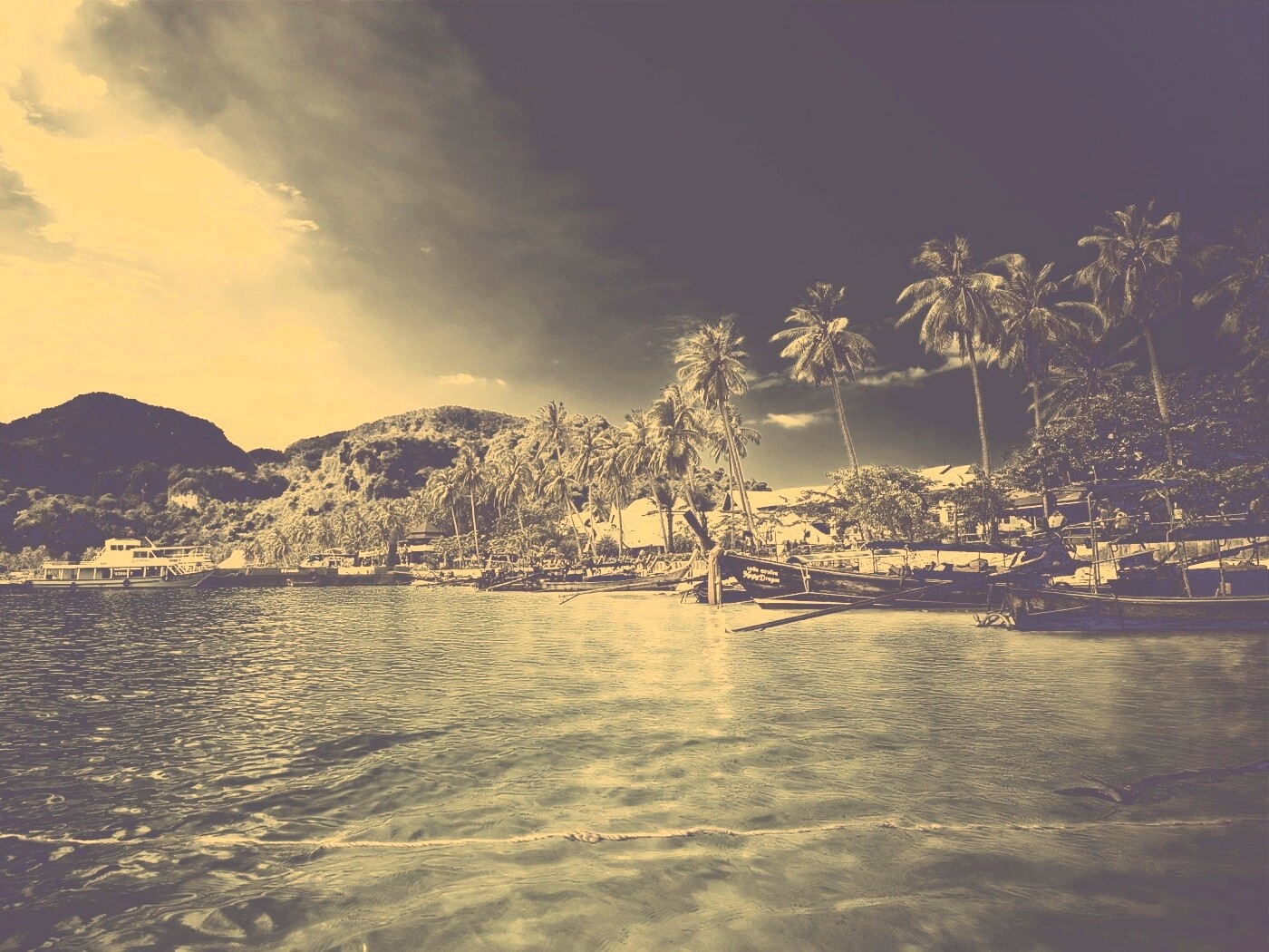 Призрачный пляж обои