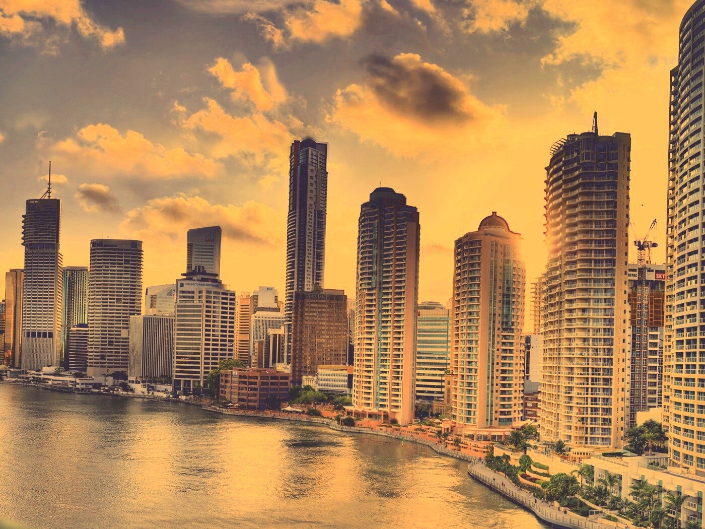 Город на берегу обои