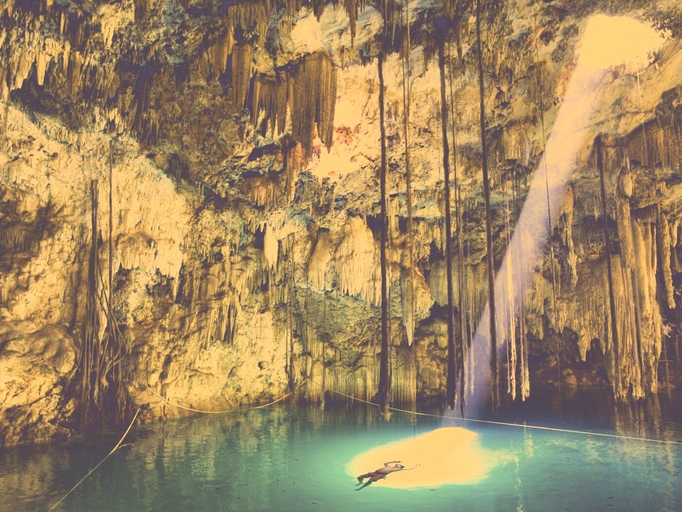 Пещера сталактитов обои