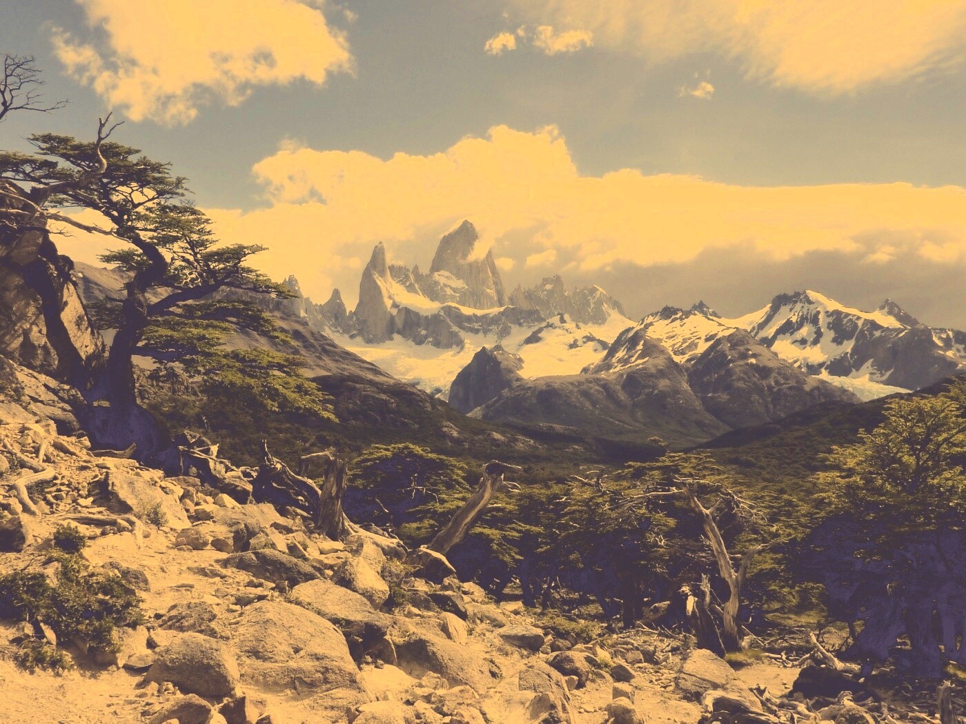 Далекие горные вершины обои