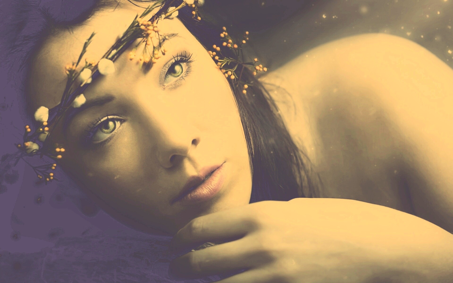 Девушка в венке обои