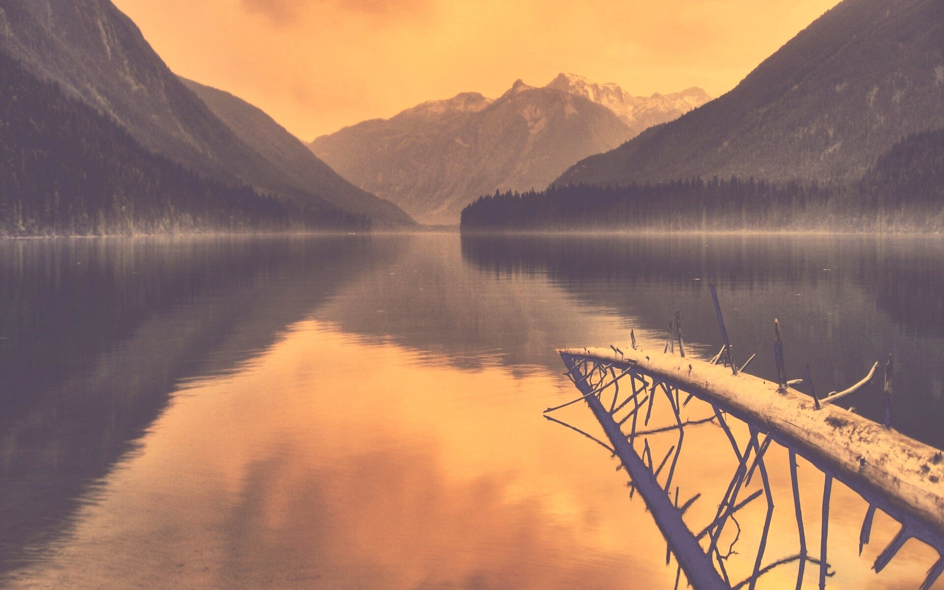 Горное озеро обои