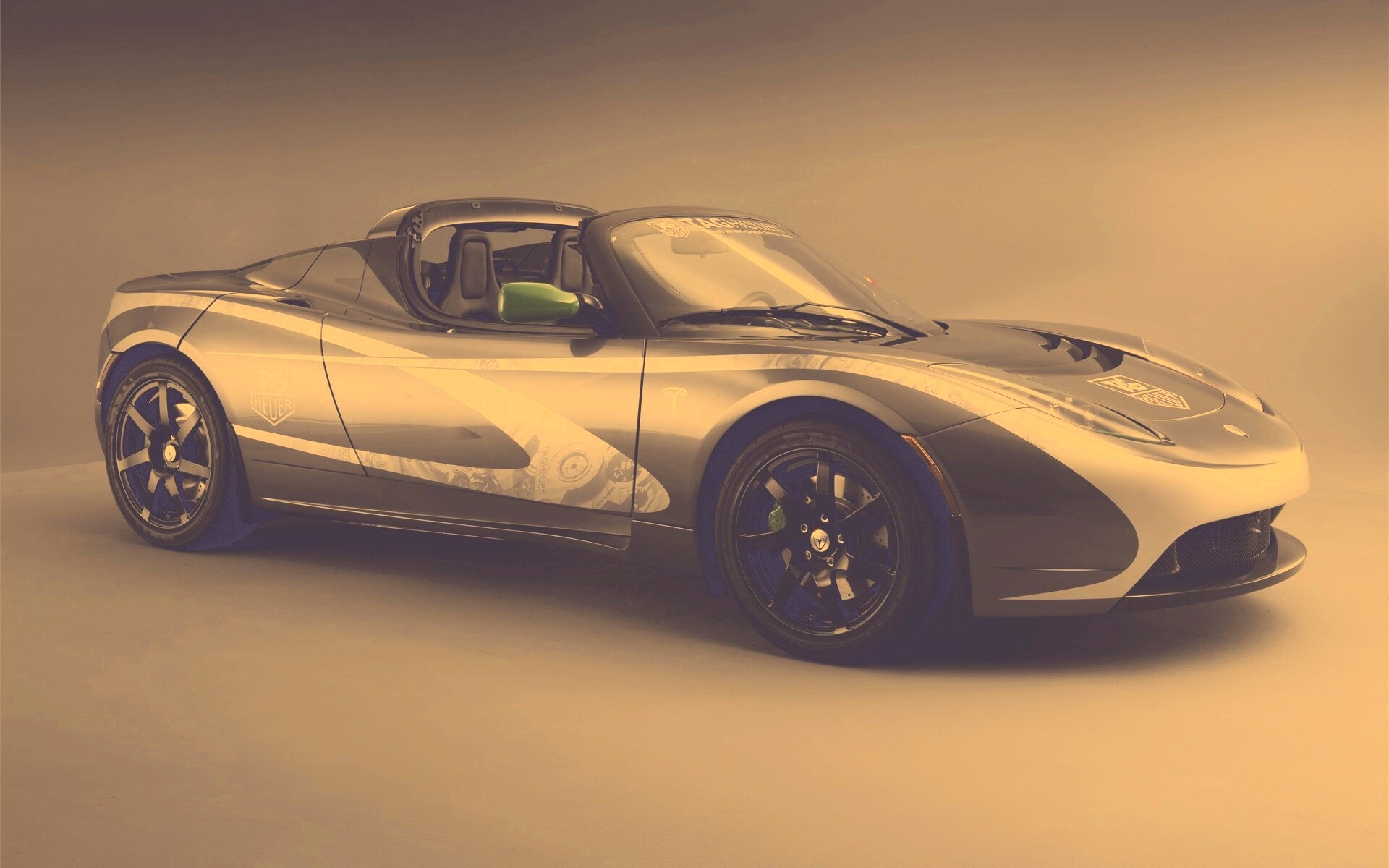 Tag Heuer Tesla Roadster обои