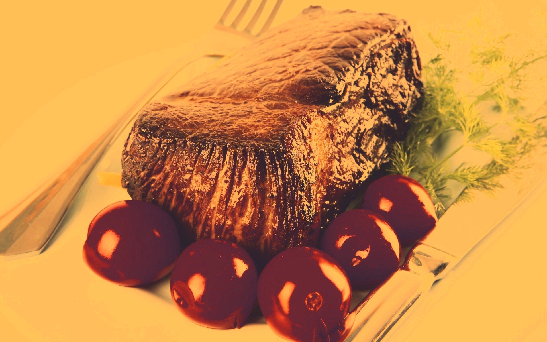 Стейк с помидорами обои