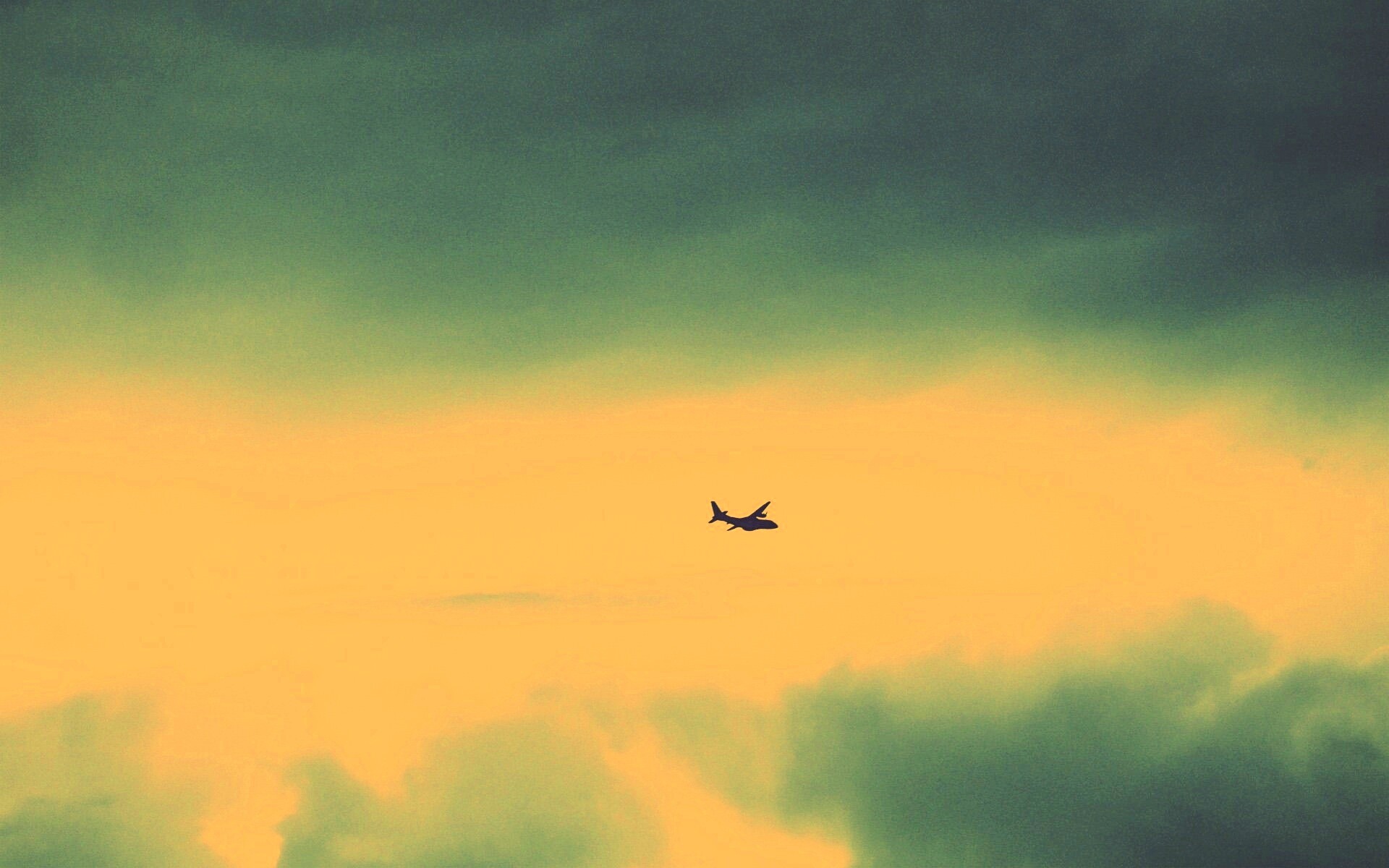 Самолет в небе обои