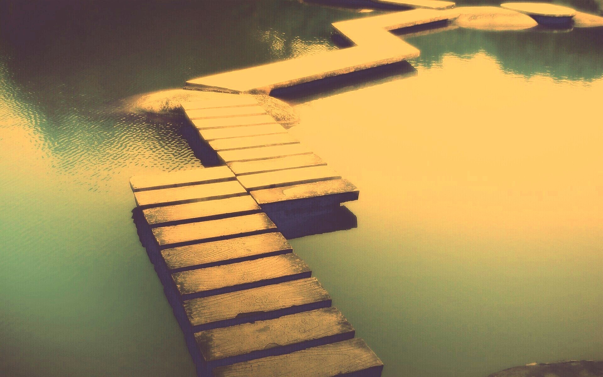 Дорожка над водой обои