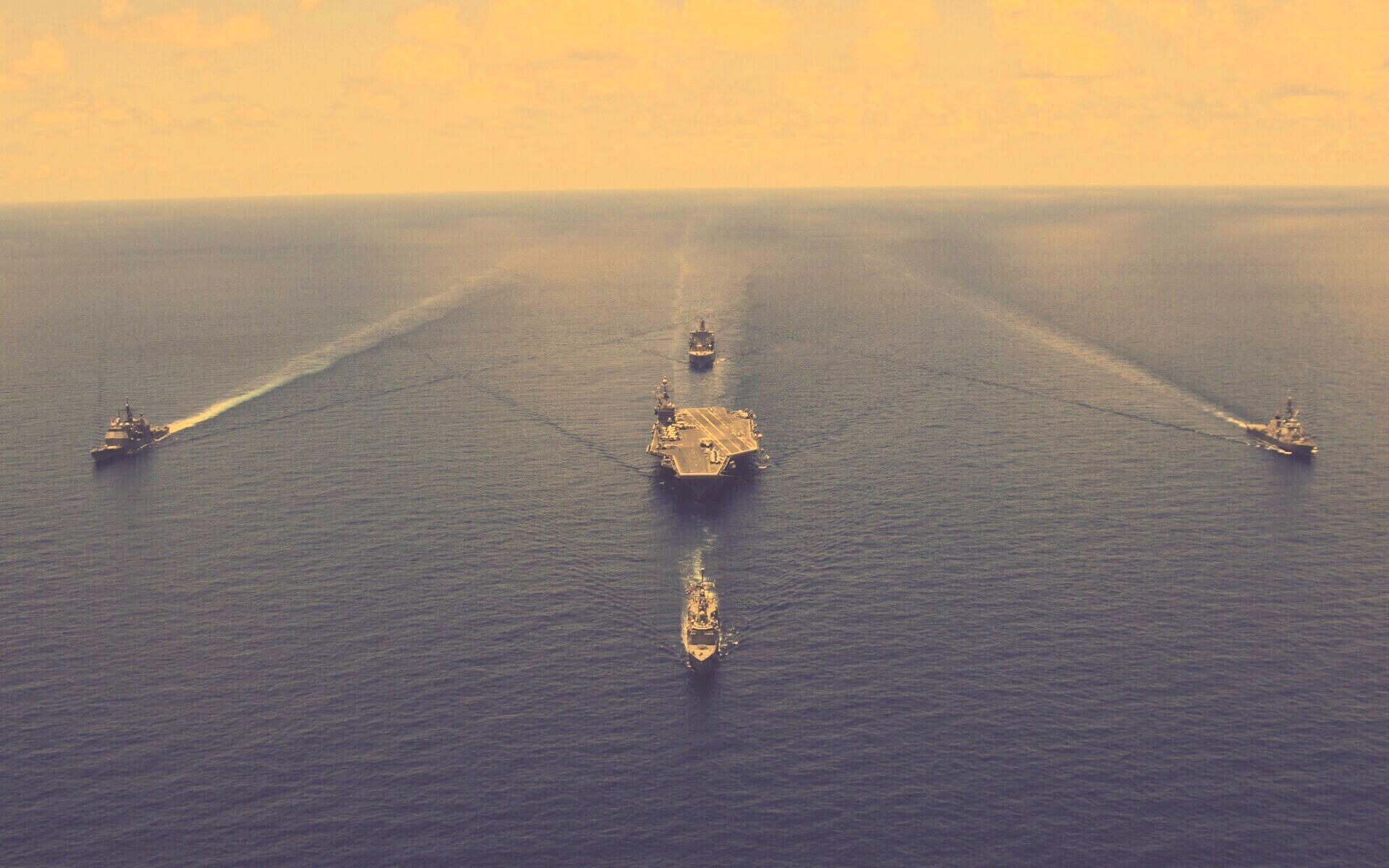 Авианосец с эскортом обои