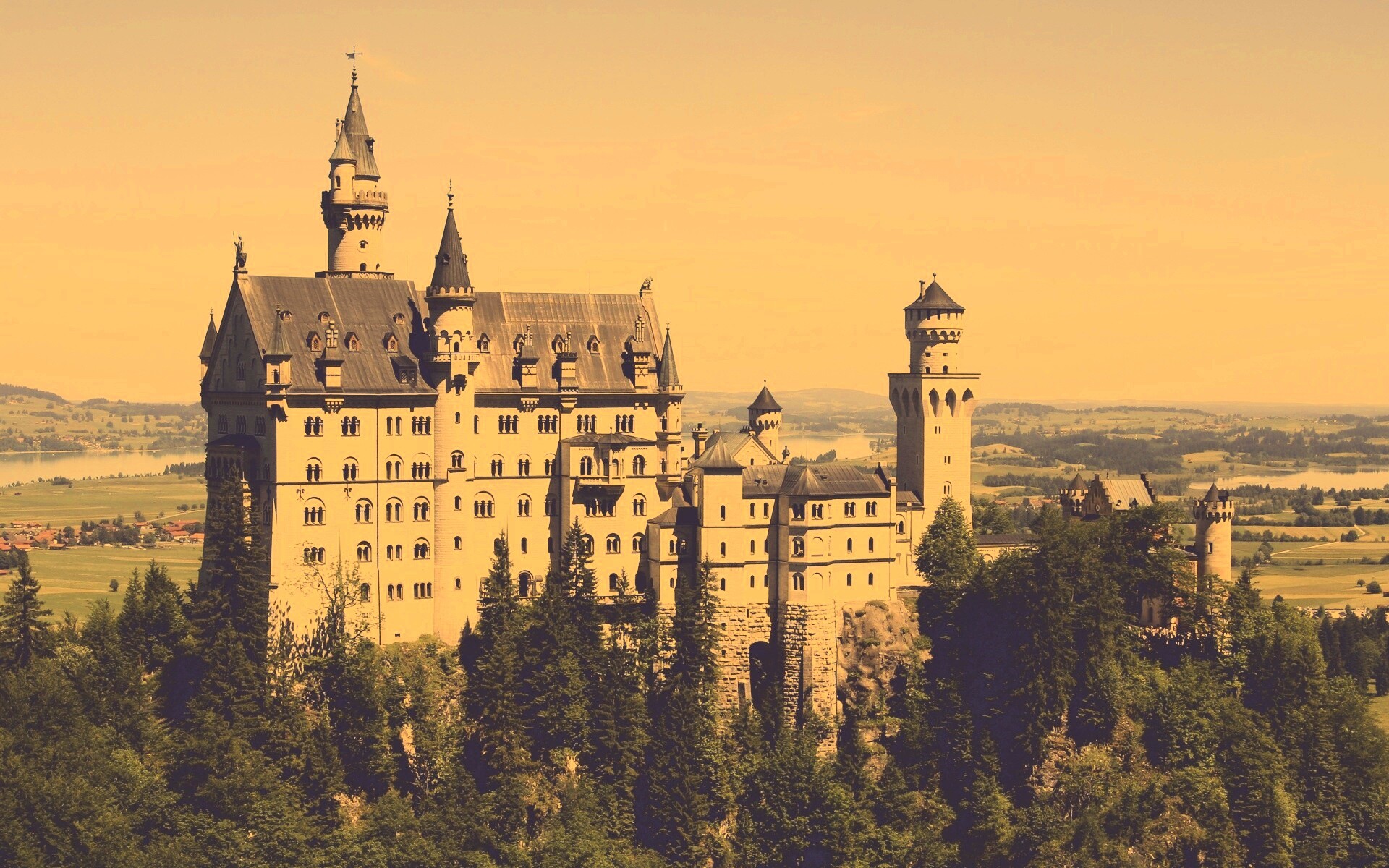 Замок Нойшванштайн в Баварии обои