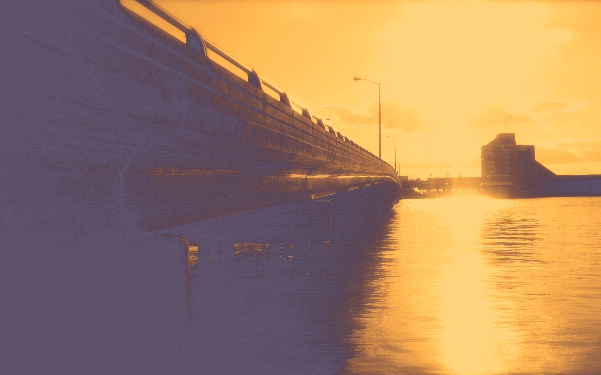 Залитый солнцем мост обои