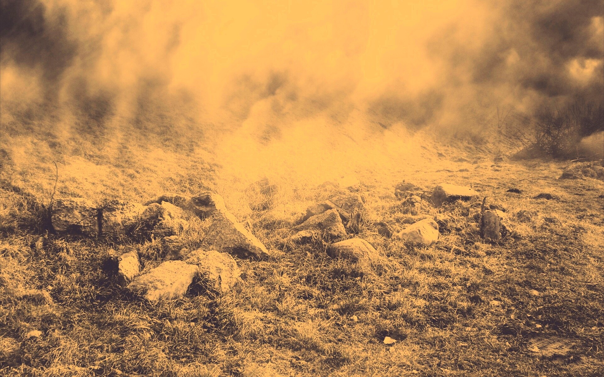 Камни под туманом обои