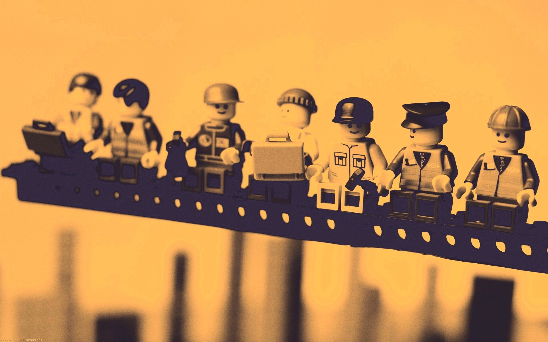 Lego строители обедают на балке обои