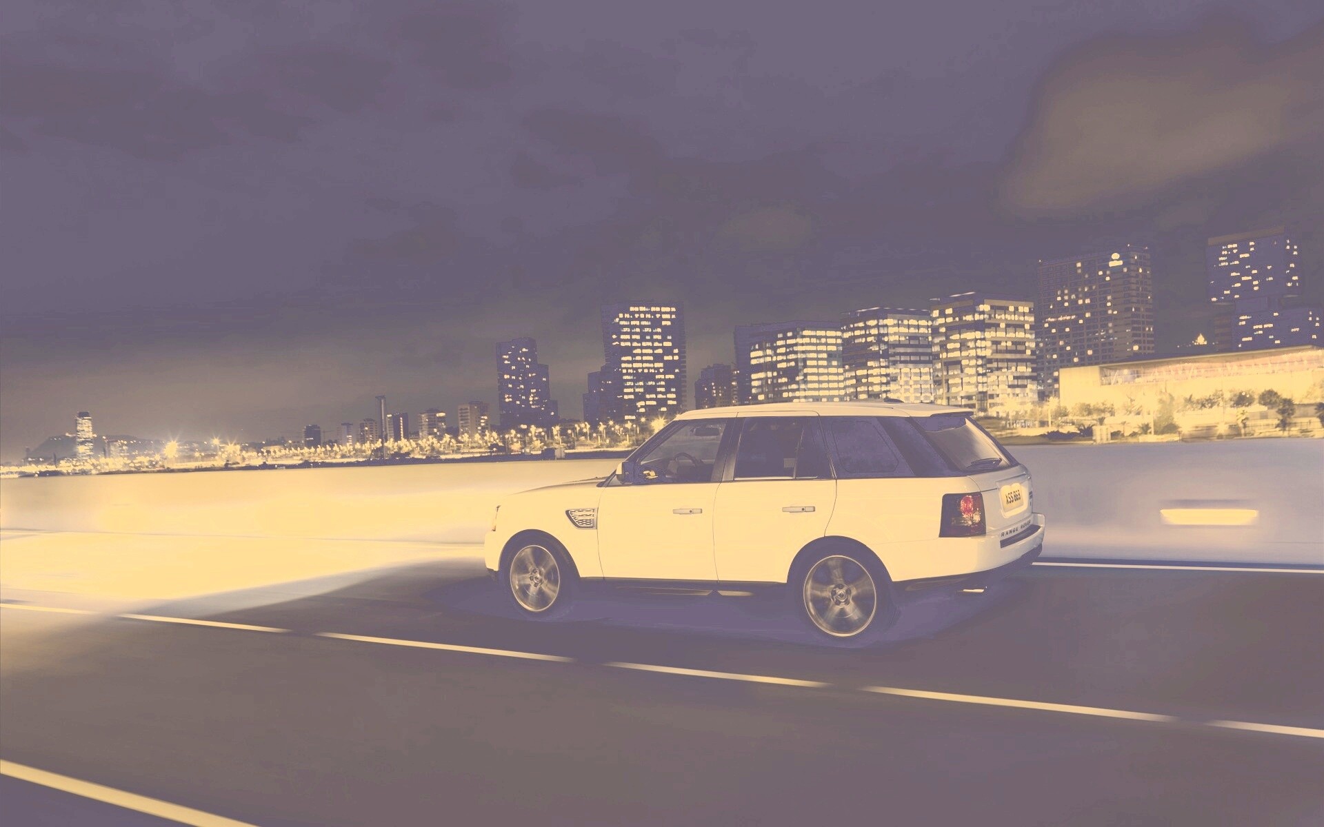 Рендж ровер на трассе обои