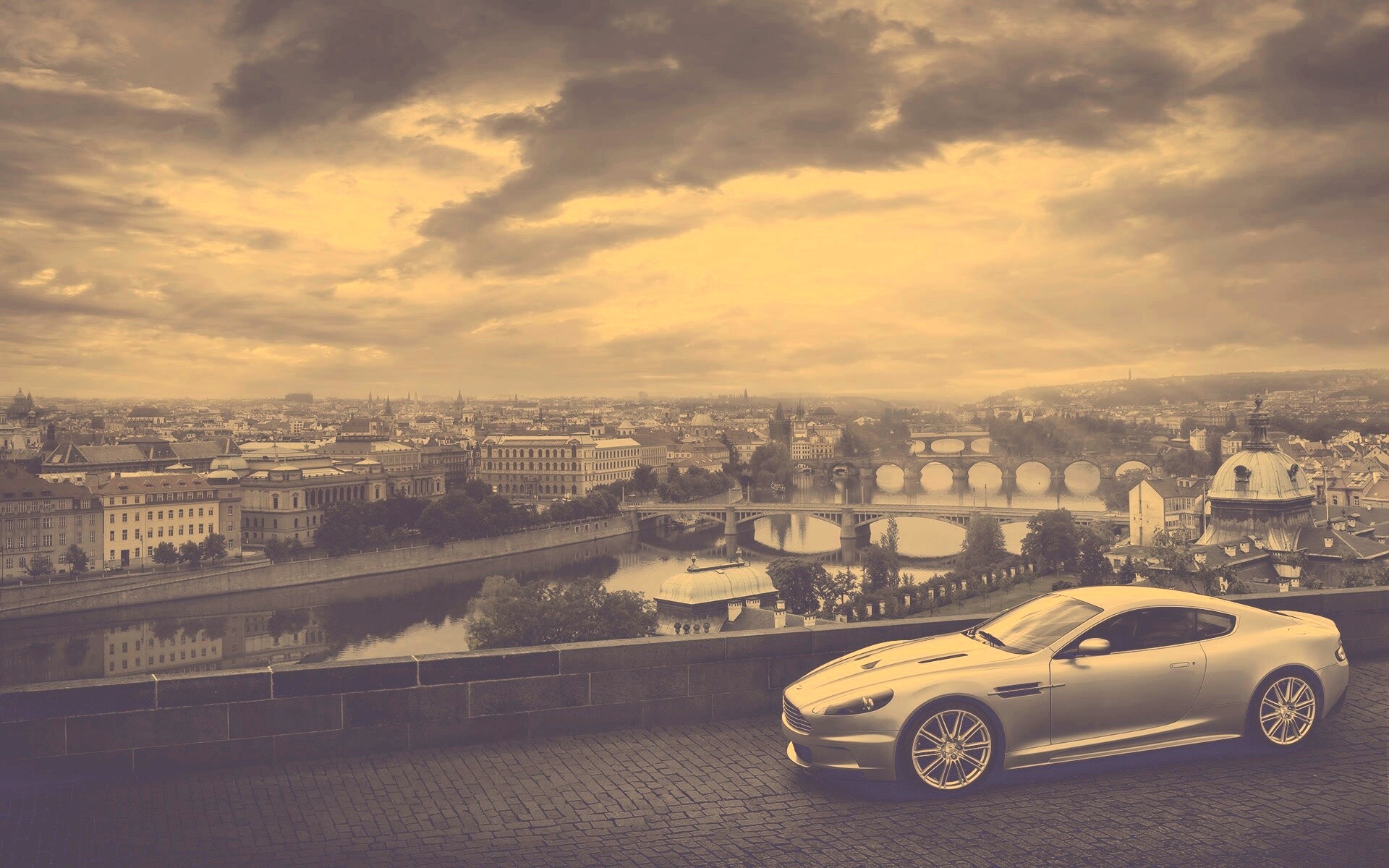 Aston Martin в городе обои