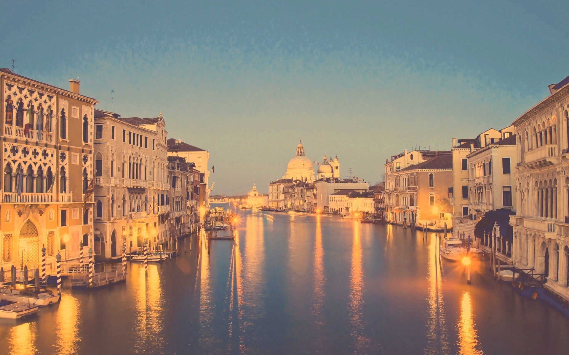 Канал в Венеции обои