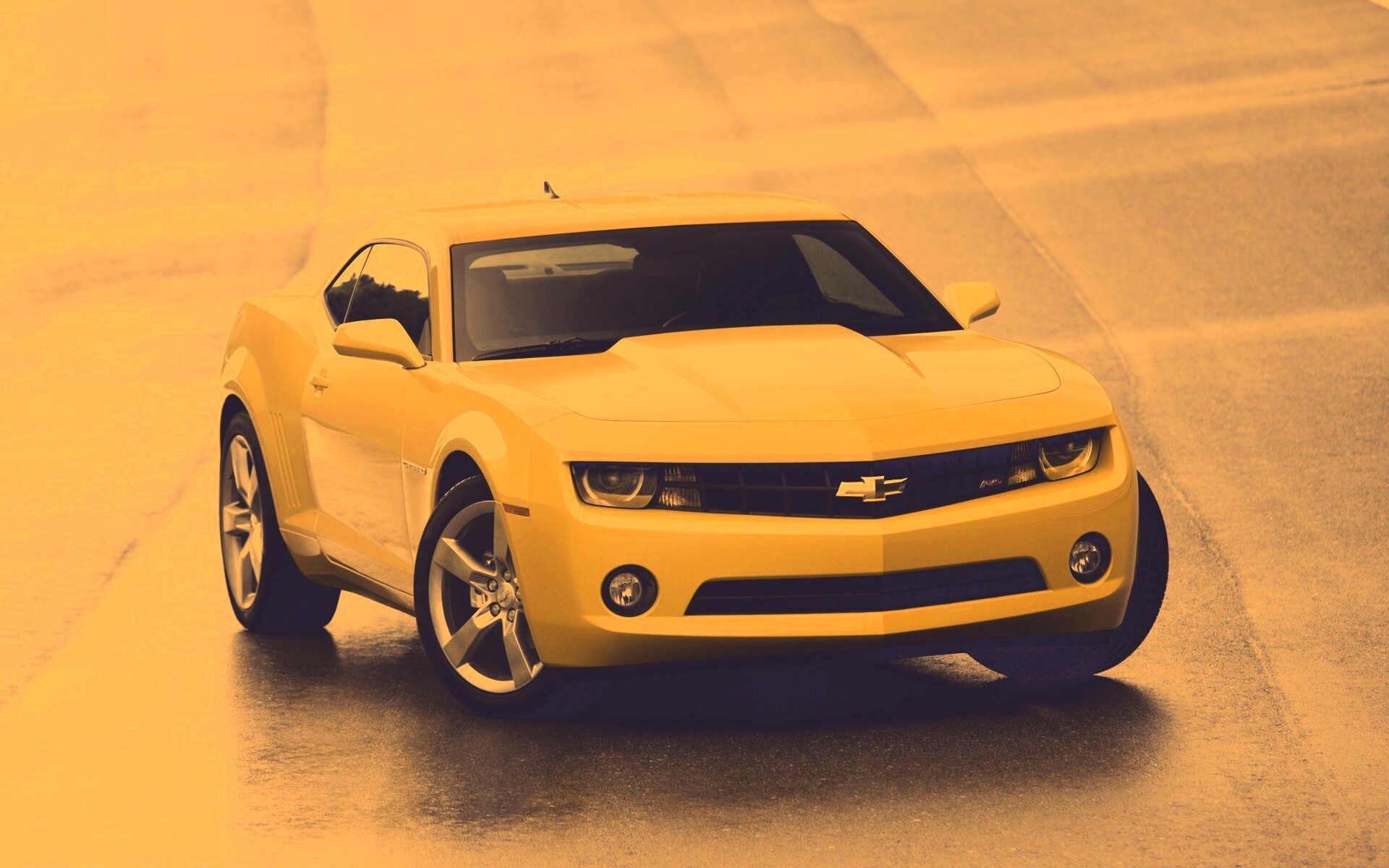 Шевроле Камаро на трассе обои