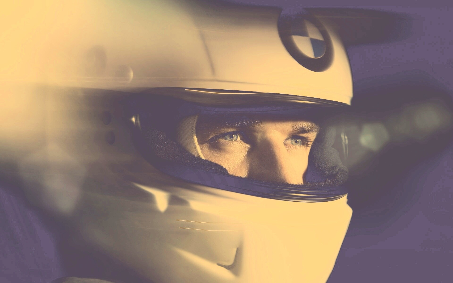 Гонщик BMW обои