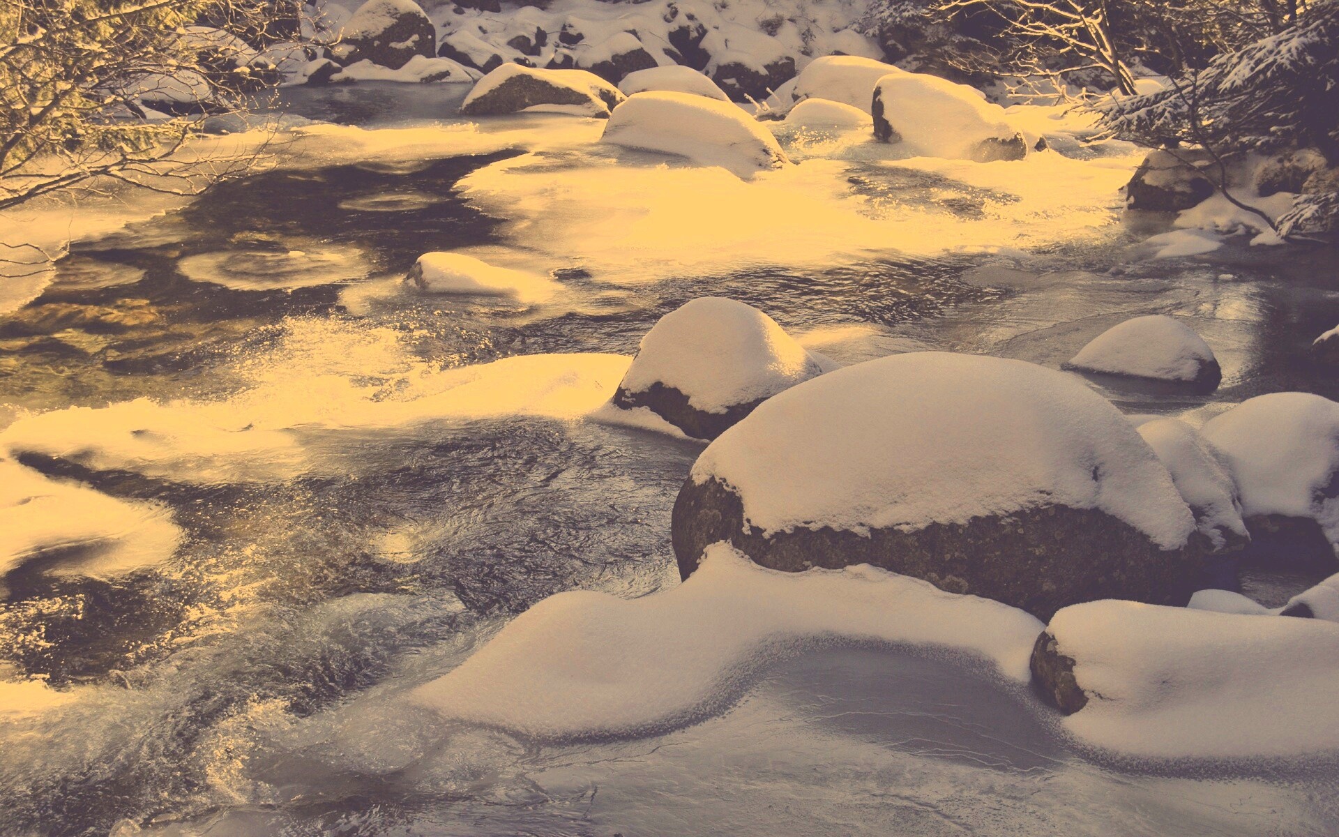 Замёрзжая речка обои